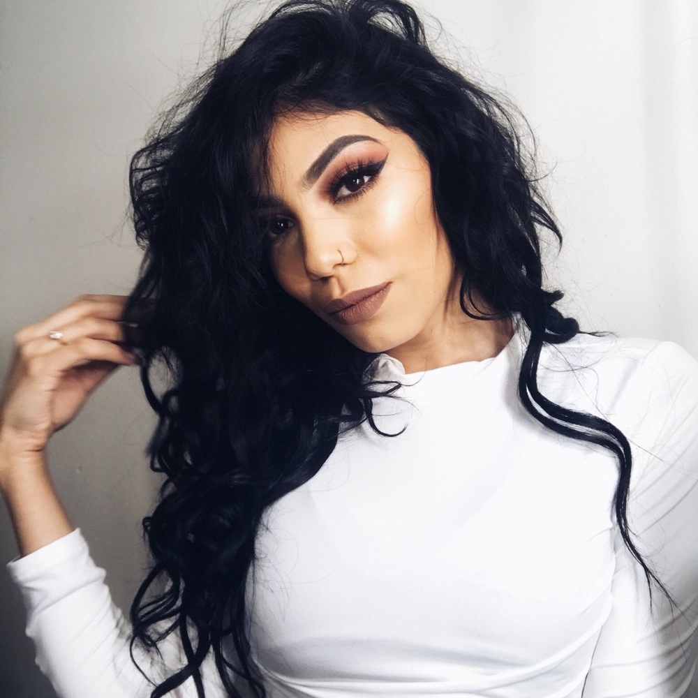 Meet your Posher, Valeria